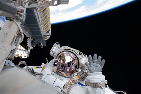 ESA - Thomas Pesquet on second Alpha spacewalk