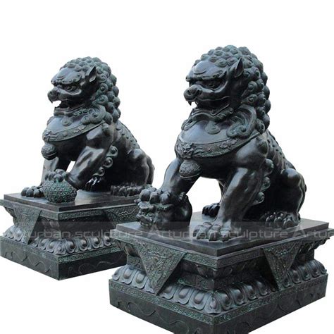 Chinese Dog Lion statue