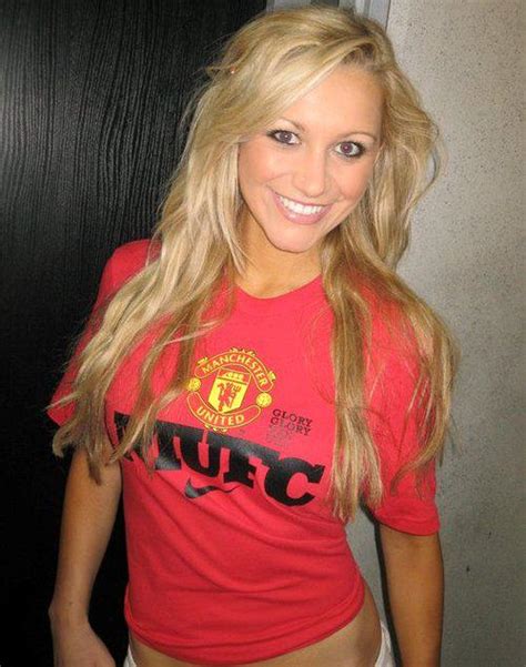 Manchester United On Twitter How Many Retweets Can This Cute Hot