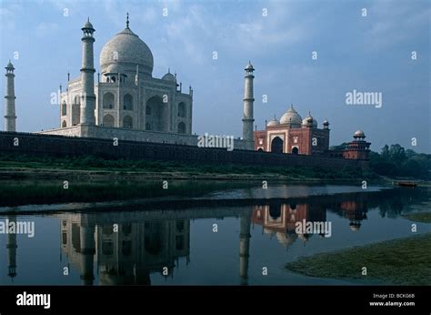 India Uttar Pradesh Agra Taj Mahal Mumtaz Mahal Tomb Yamuna River Stock