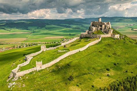 Largest Castle In The World