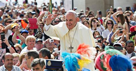 Why You Should Follow Pope Francis Twitter Catholic Heroes