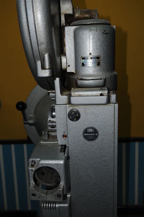 Ernemann Ix Movie Projector C Antique Movie Projector In A Flickr