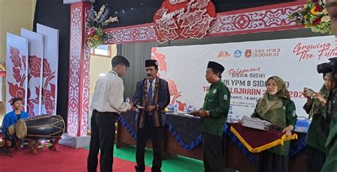 Kepala SMK YPM 8 Sidoarjo Beri Resep Sukses Pada Siswanya Radar Jatim