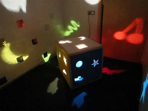 Caja De Luz Con Formas Artes Y Manualidades Para Niños Manualidades