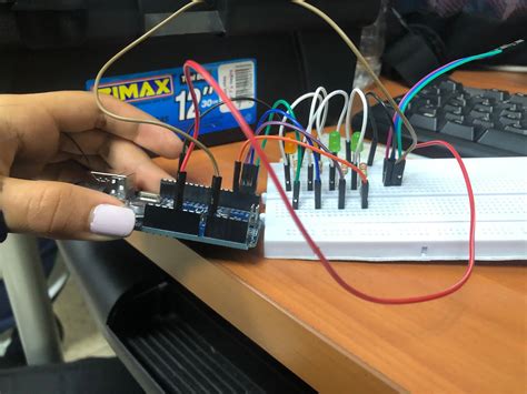 ARDUINO LEDS PRENDIDO EN SECUENCIA POTENCIÓMETRO REGULANDO VELOCIDAD