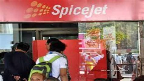 Dgca Probing Incident Of Spicejet Flyers Walking On Delhi Airports