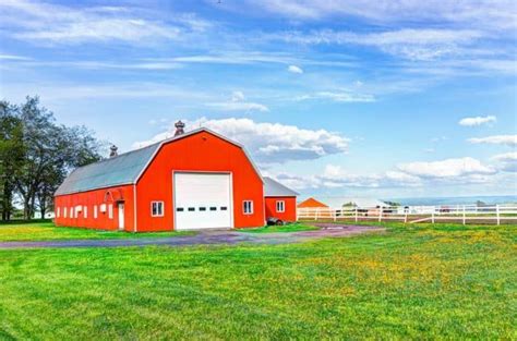 Pole Barn Color Schemes (30 Best Paint Combinations)