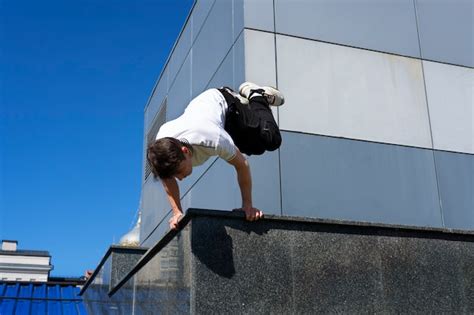 Page 4 | Parkour Jump Images - Free Download on Freepik