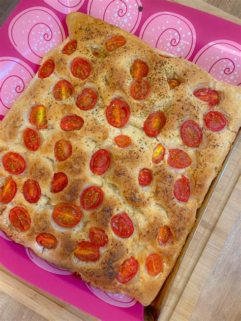 Focaccia Con Pomodorini Alta E Soffice Impasto Nella Ciotola Senza