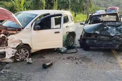 Acidente entre três carros deixa nove pessoas feridas em Blumenau