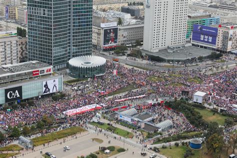 Warszawa Rozpocz Si Marsz Miliona Serc