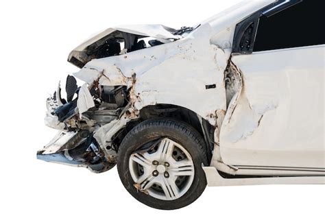 Acidente De Acidente De Carro Danificado Isolado No Fundo Branco Foto