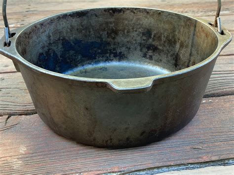 Vintage Cast Iron Dutch Oven With Handle Made In Usa Cast Etsy