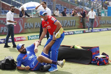 Lets Get This Guy Outta Here Ricky Ponting And Rohit Sharma Have A