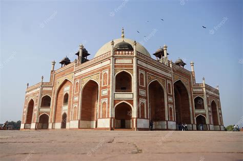 Premium Photo Humayuns Tomb Of Mughal Emperor Humayun New Delhi India