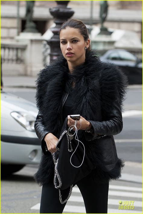 Photo Adriana Lima Help Me Reach Million Fans On Facebook Photo