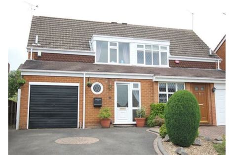 3 Bedroom Semi Detached House For Sale In Cranham Drive Kingswinford