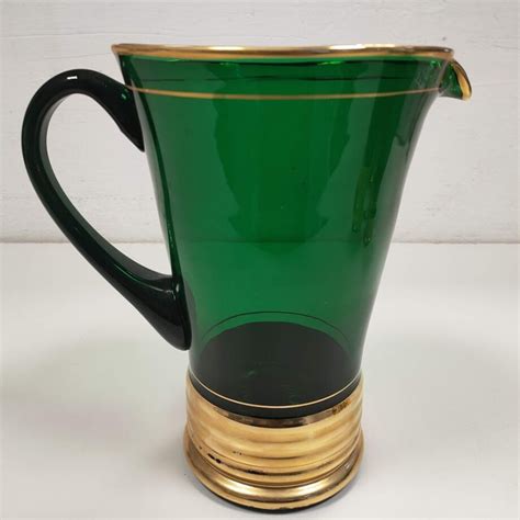 Set Di Caraffa Con 5 Bicchieri In Vetro Verde Con Rifiniture Dorate