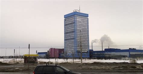 Avtovaz completes deal to buy Renault-Nissan's Russian finance business ...