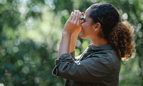 Become a birder with this essential birdwatching gear