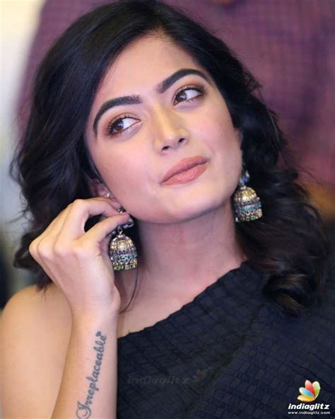 Rashmika Mandanna Most Beautiful Bollywood Actress Stylish Girl