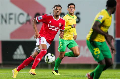 Cher Ndour Arrive Officiellement Au Psg France Paris Saint Germain