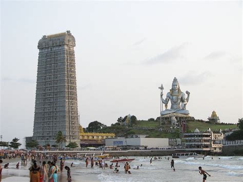 Murudeshwar Beach - Amazing Tourist Attraction - MustVisitPlace.com