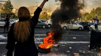 Hinrichtungen Im Iran Mindestens 24 Demonstranten Droht Exekution