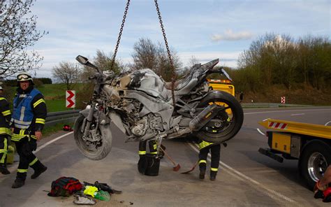 Unfall bei Nennig Motorradfahrer lebensgefährlich verletzt