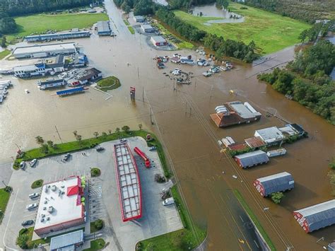 Hurricane Matthew Kills At Least 21 In The Us As Hundreds Stranded