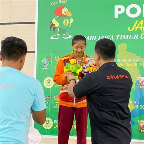 Atlet Wushu Putri Batu Asal Sekolah Wijaya Putra Sumbang Medali Perak