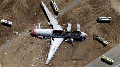 Smoke-filled JetBlue plane makes dramatic emergency landing (VIDEO ...