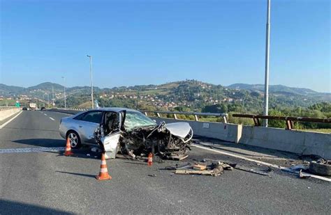 Oslobo Enje Nesre A Na Autoputu Kod Sarajeva Vi E Povrije Enih Osoba