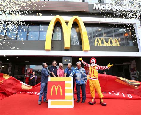 1st Mcdonalds Restaurant In Sarawak Got A Fresh New Look In