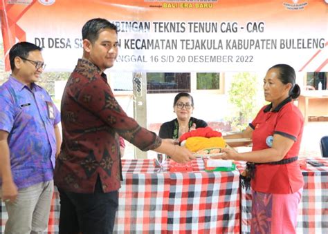 Bimbingan Teknis Tenun Cag Cag Di Desa Sembiran Kecamatan Tejakula