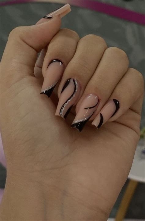 Pin by Daiana Saavedra on Guardado rápido in 2024 Black nails Gel