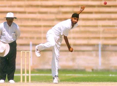 Harbhajan Singh's bowling action | ESPNcricinfo.com