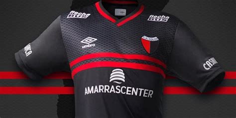 Colón presentó su nueva camiseta alternativa