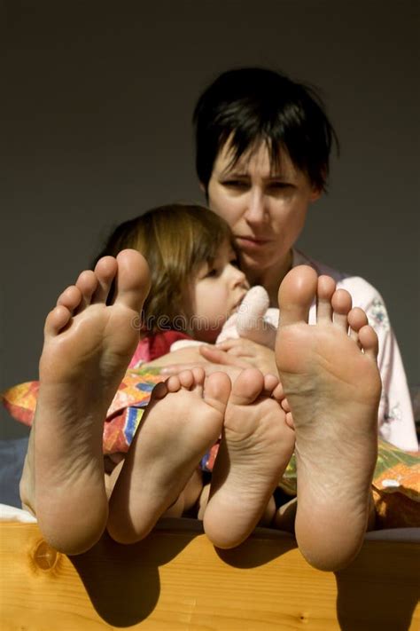 Piedi Della Madre E Del Bambino Fotografia Stock Immagine Di