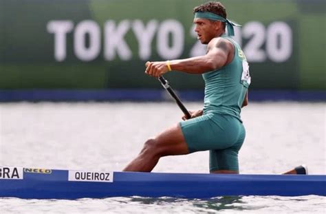 Hist Rico Baiano Isaquias Queiroz Leva A Medalha De Ouro Nas