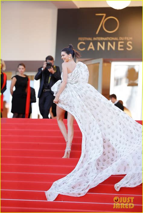 Kendall Jenner Makes Epic Entrance At Cannes Film Festival Photo