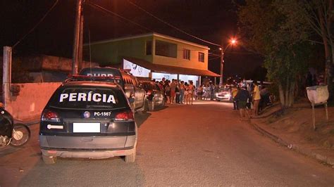 Jovem é assassinado enquanto cortava cabelo em Cariacica ES