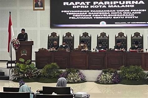 Fraksi DPRD Kota Malang Sampaikan Pandangan Umum Terhadap Ranperda PTSP