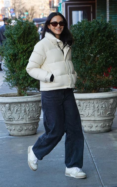 Nude Kylie Jenner Showers With Flowers And More Star Snaps Page Six