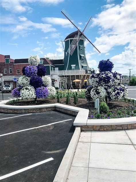 Explore Lyndens Historic Downtown Located In Washington State