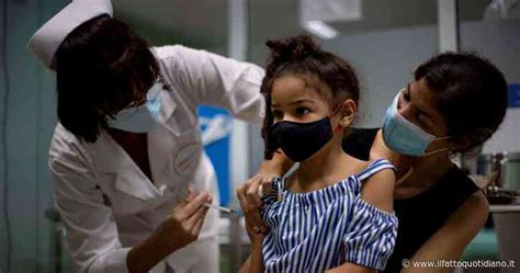 Anna Ciriani La Porno Prof Ripubblica Le Sue Foto Hot Per La Fiera Erotica Del Salento