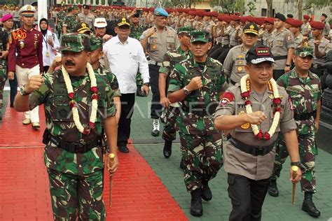 KUNJUNGAN PANGLIMA TNI DAN KAPOLRI KE AKPOL ANTARA Foto