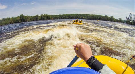 Huge Whitewater Rafing On The Ottawa River