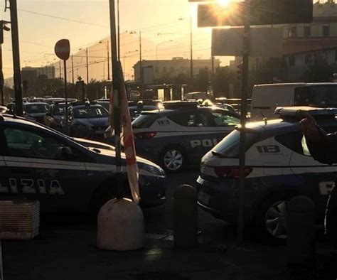 Napoli Ucciso Un Rapinatore Enne In Un Conflitto A Fuoco Con Polizia